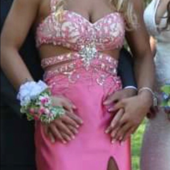 PROM DRESS - Picture 2 of 8